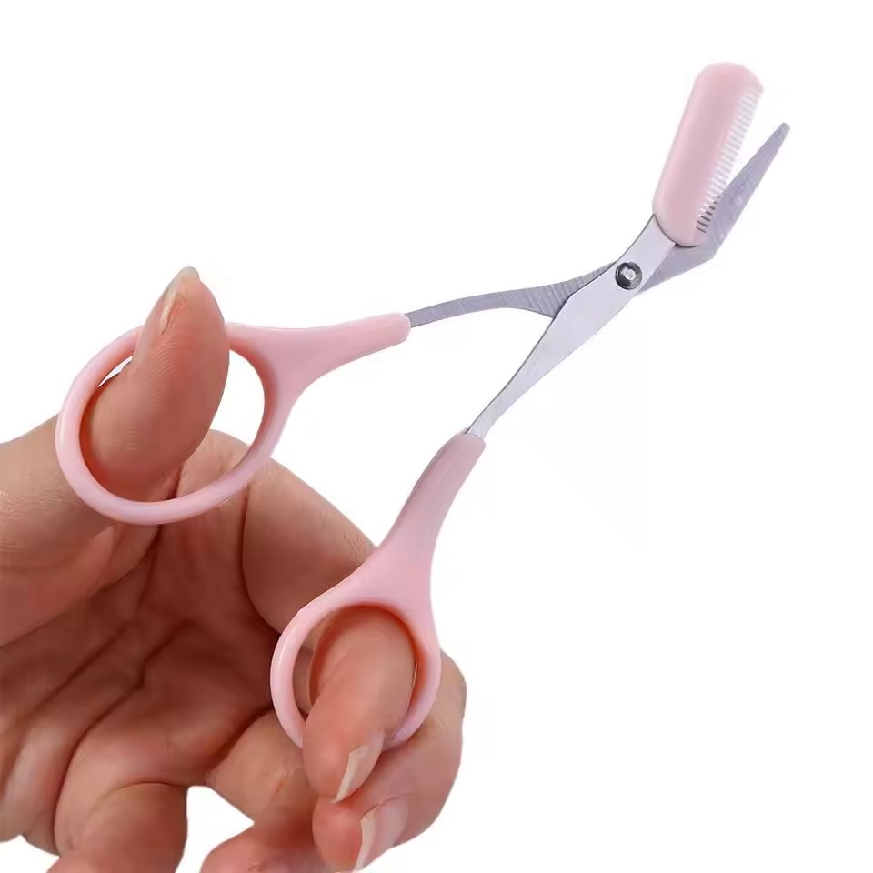 Safe Eyebrow Scissors with Com - Beauty Makeup Wholesale recension och pris