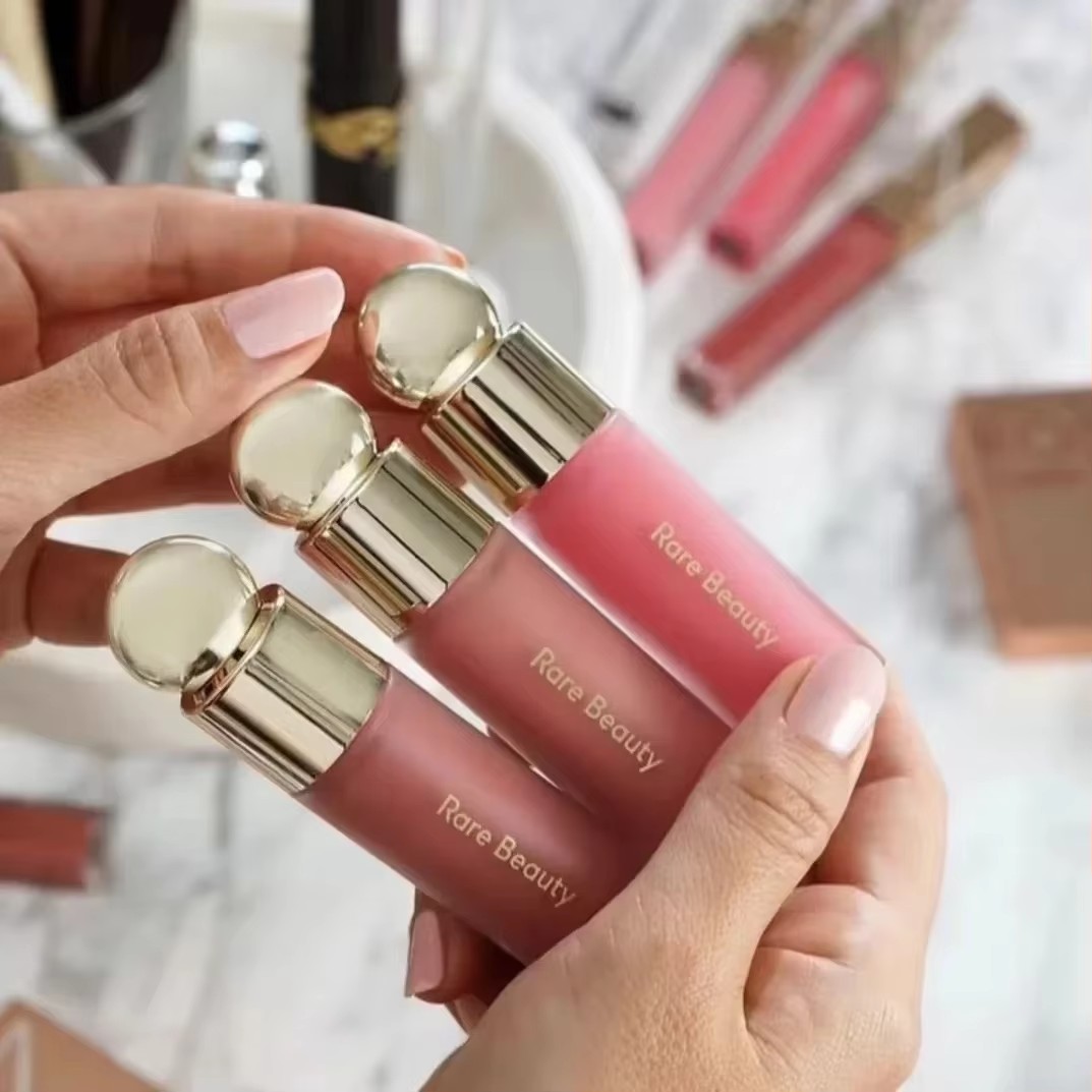 Rare Beauty Soft Pinch Liquid  - Rare Beauty Makeup Kit recension och pris