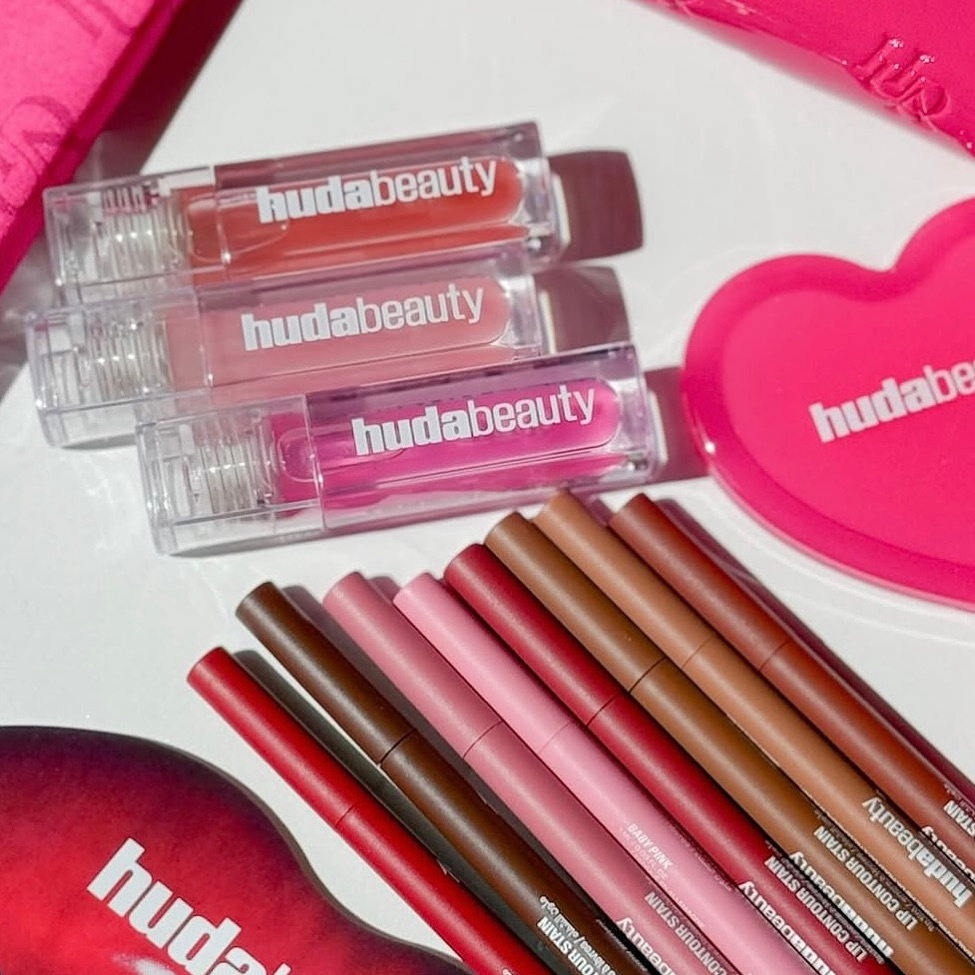 Hot Rare Lip Gloss Multicolor  - Huda Beauty Makeup Bag recension och pris