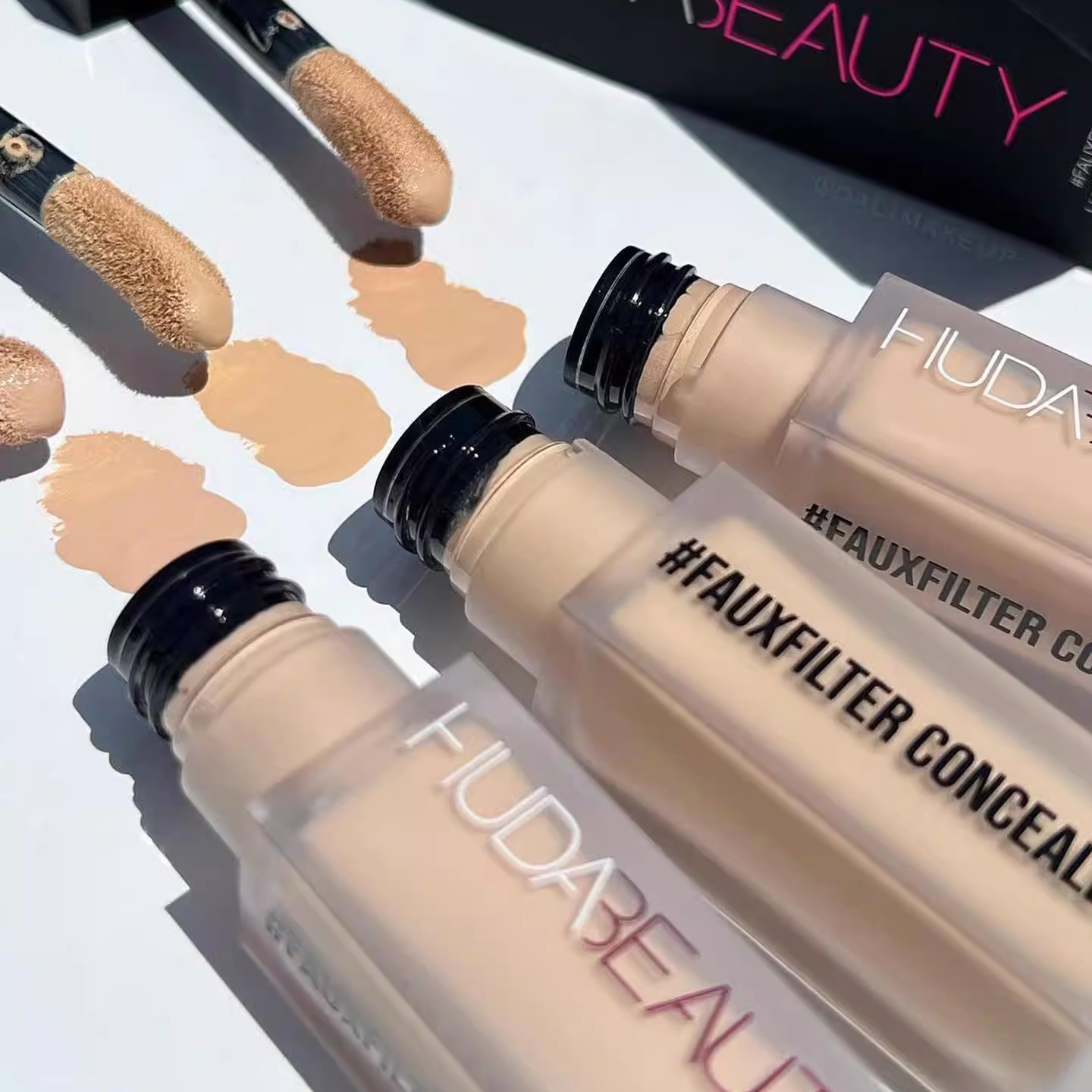 Huda Beauty Face Eye Concealer - Huda Beauty Makeup Bag recension och pris